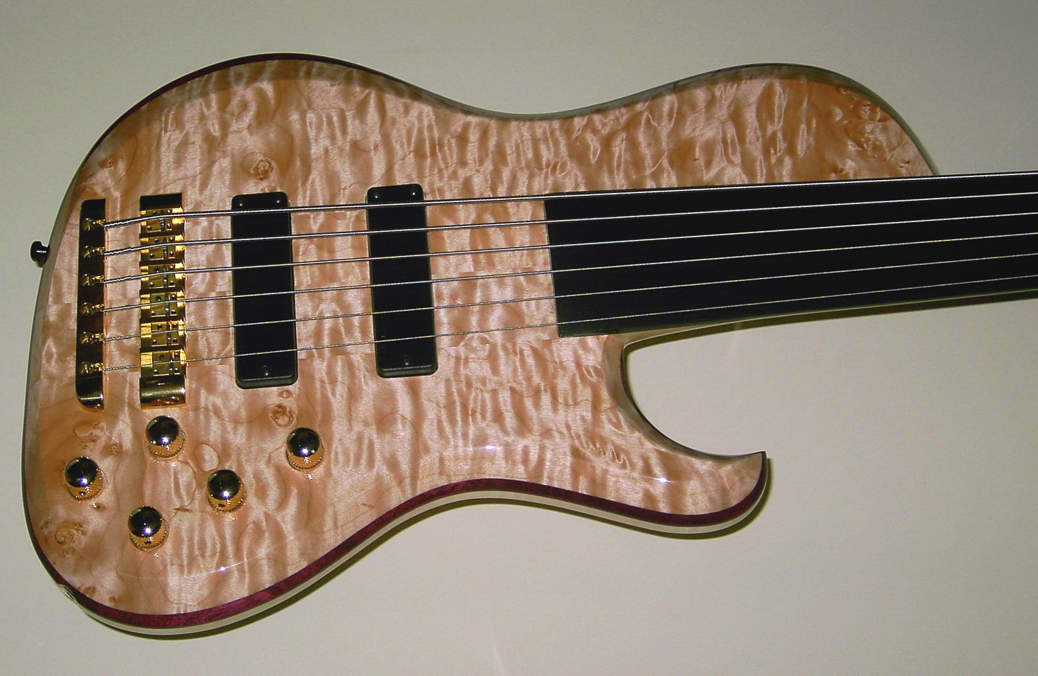 High Gloss 6-String Body Quilted Maple - Amaranth